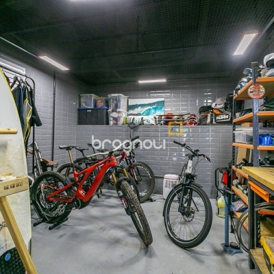 Casa com 410m², 4 quartos (sendo 4 suítes), 3 garagens, no bairro Praia Mole em Florianópolis