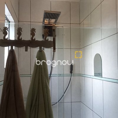 Casa com 136m², 3 quartos (sendo 1 suíte), 2 garagens, no bairro Campeche em Florianópolis