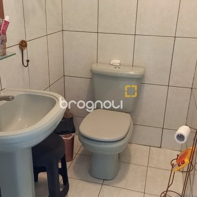 Casa com 136m², 3 quartos (sendo 1 suíte), 2 garagens, no bairro Campeche em Florianópolis