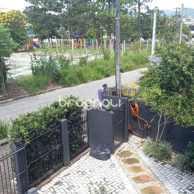 Casa com 136m², 3 quartos (sendo 1 suíte), 2 garagens, no bairro Campeche em Florianópolis