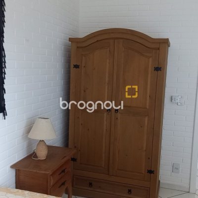 Casa com 136m², 3 quartos (sendo 1 suíte), 2 garagens, no bairro Campeche em Florianópolis