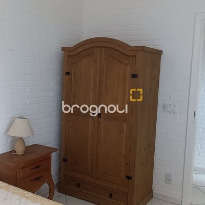 Casa com 136m², 3 quartos (sendo 1 suíte), 2 garagens, no bairro Campeche em Florianópolis