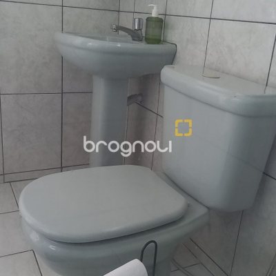 Casa com 136m², 3 quartos (sendo 1 suíte), 2 garagens, no bairro Campeche em Florianópolis