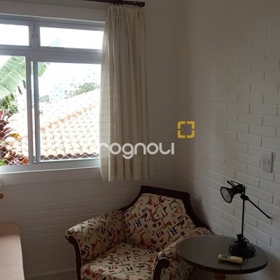 Casa com 136m², 3 quartos (sendo 1 suíte), 2 garagens, no bairro Campeche em Florianópolis