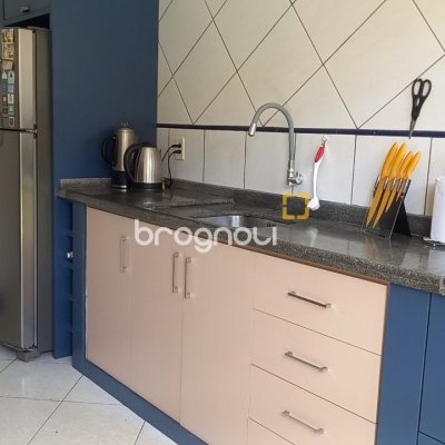 Casa com 136m², 3 quartos (sendo 1 suíte), 2 garagens, no bairro Campeche em Florianópolis