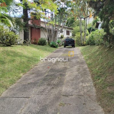 Casa de Condomínio com 190m², 4 quartos (sendo 1 suíte), 4 garagens, no bairro Carvoeira em Florianópolis