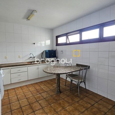 Casa de Condomínio com 190m², 4 quartos (sendo 1 suíte), 4 garagens, no bairro Carvoeira em Florianópolis