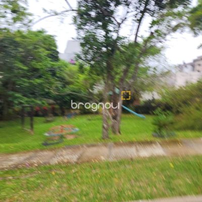 Casa de Condomínio com 190m², 4 quartos (sendo 1 suíte), 4 garagens, no bairro Carvoeira em Florianópolis