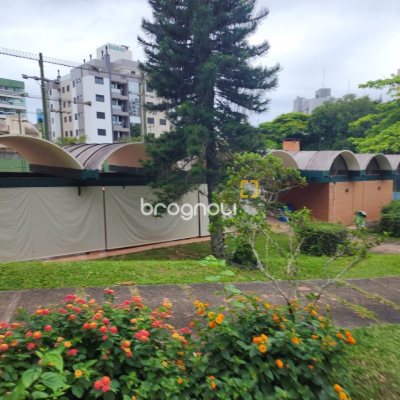 Casa de Condomínio com 190m², 4 quartos (sendo 1 suíte), 4 garagens, no bairro Carvoeira em Florianópolis