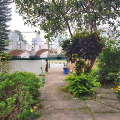 Casa de Condomínio com 190m², 4 quartos (sendo 1 suíte), 4 garagens, no bairro Carvoeira em Florianópolis