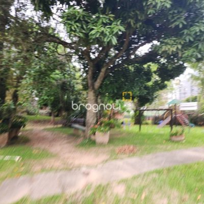 Casa de Condomínio com 190m², 4 quartos (sendo 1 suíte), 4 garagens, no bairro Carvoeira em Florianópolis