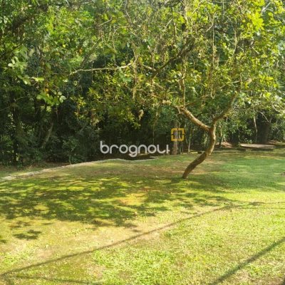 Terreno com 1312m², no bairro Córrego Grande em Florianópolis