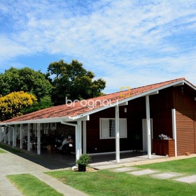 Casa com 158m², 3 quartos (sendo 1 suíte), no bairro Lagoa da Conceição em Florianópolis