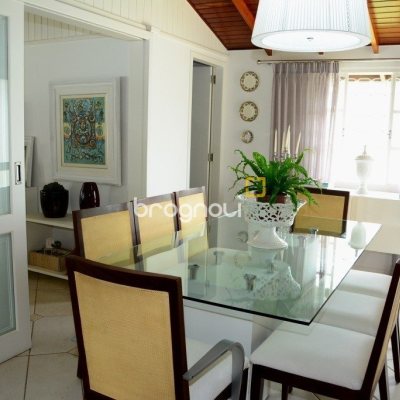 Casa com 158m², 3 quartos (sendo 1 suíte), no bairro Lagoa da Conceição em Florianópolis