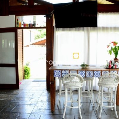 Casa com 158m², 3 quartos (sendo 1 suíte), no bairro Lagoa da Conceição em Florianópolis