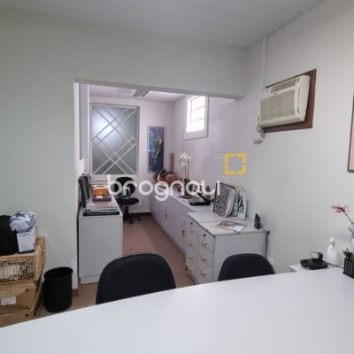 Prédio com 361m², 6 garagens, no bairro Centro em Florianópolis