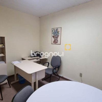 Prédio com 361m², 6 garagens, no bairro Centro em Florianópolis