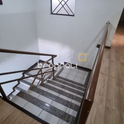 Prédio com 361m², 6 garagens, no bairro Centro em Florianópolis