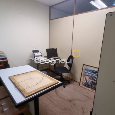 Prédio com 361m², 6 garagens, no bairro Centro em Florianópolis