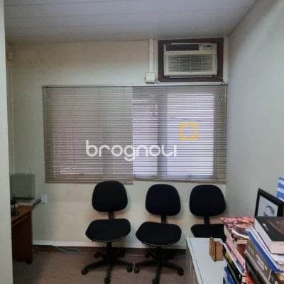 Prédio com 361m², 6 garagens, no bairro Centro em Florianópolis