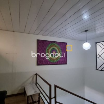 Prédio com 361m², 6 garagens, no bairro Centro em Florianópolis