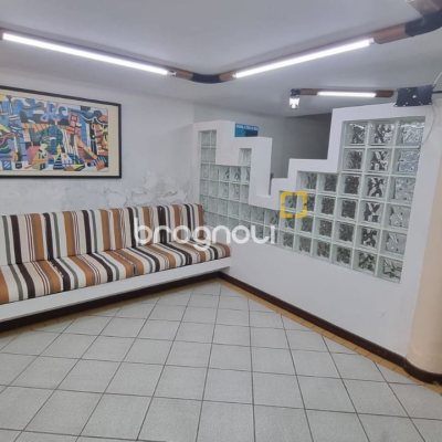 Prédio com 361m², 6 garagens, no bairro Centro em Florianópolis