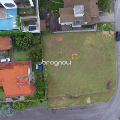 Terreno com 906m², no bairro João Paulo em Florianópolis