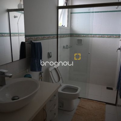 Casa de Condomínio com 320m², 4 quartos (sendo 4 suítes), 4 garagens, no bairro Lagoa da Conceição em Florianópolis