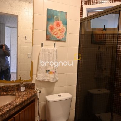 Casa de Condomínio com 320m², 4 quartos (sendo 4 suítes), 4 garagens, no bairro Lagoa da Conceição em Florianópolis