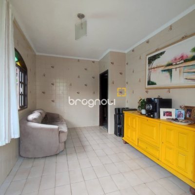 Casa com 100m², 3 quartos, 2 garagens, no bairro Areias em São José
