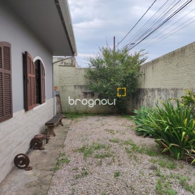 Casa com 100m², 3 quartos, 2 garagens, no bairro Areias em São José