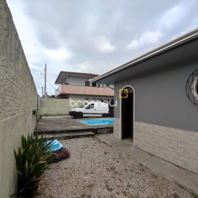 Casa com 100m², 3 quartos, 2 garagens, no bairro Areias em São José