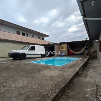 Casa com 100m², 3 quartos, 2 garagens, no bairro Areias em São José