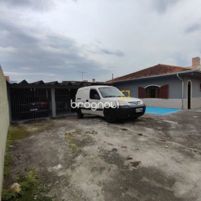 Casa com 100m², 3 quartos, 2 garagens, no bairro Areias em São José