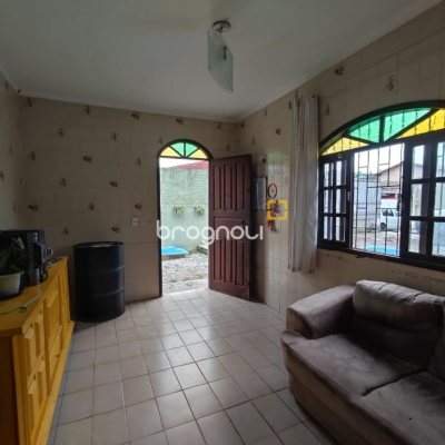 Casa com 100m², 3 quartos, 2 garagens, no bairro Areias em São José