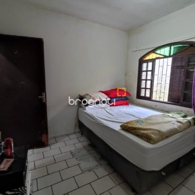 Casa com 100m², 3 quartos, 2 garagens, no bairro Areias em São José