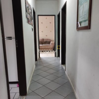 Casa com 100m², 3 quartos, 2 garagens, no bairro Areias em São José