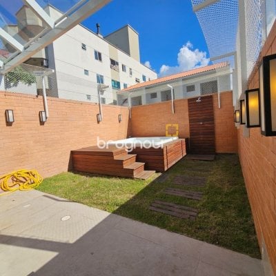 Casa com 120m², 3 quartos (sendo 2 suítes), 2 garagens, no bairro Areias em São José