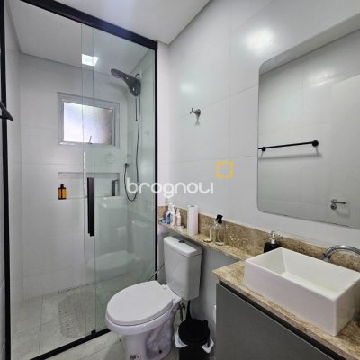 Casa com 120m², 3 quartos (sendo 2 suítes), 2 garagens, no bairro Areias em São José
