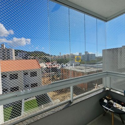 Casa com 120m², 3 quartos (sendo 2 suítes), 2 garagens, no bairro Areias em São José