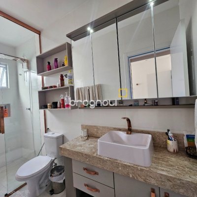 Casa com 120m², 3 quartos (sendo 2 suítes), 2 garagens, no bairro Areias em São José