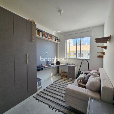Casa com 120m², 3 quartos (sendo 2 suítes), 2 garagens, no bairro Areias em São José