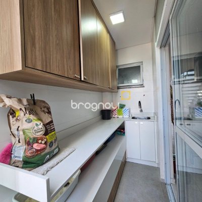 Casa com 120m², 3 quartos (sendo 2 suítes), 2 garagens, no bairro Areias em São José