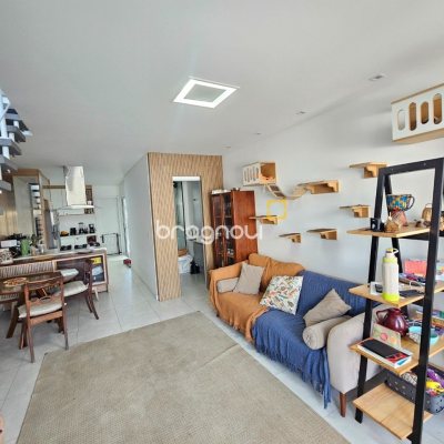 Casa com 120m², 3 quartos (sendo 2 suítes), 2 garagens, no bairro Areias em São José