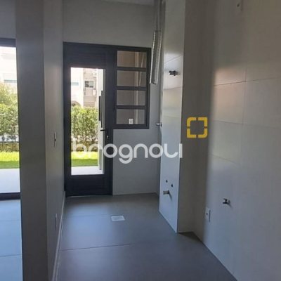 Apartamento com 91m², 3 quartos (sendo 1 suíte), 2 garagens, no bairro Ingleses em Florianópolis