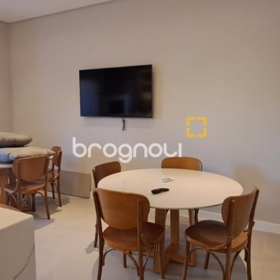 Apartamento com 76m², 2 quartos (sendo 2 suítes), 2 garagens, no bairro Ingleses em Florianópolis