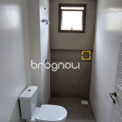 Apartamento com 76m², 2 quartos (sendo 2 suítes), 2 garagens, no bairro Ingleses em Florianópolis