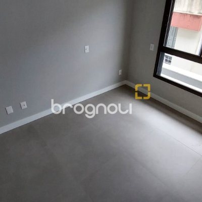 Apartamento com 76m², 2 quartos (sendo 2 suítes), 2 garagens, no bairro Ingleses em Florianópolis