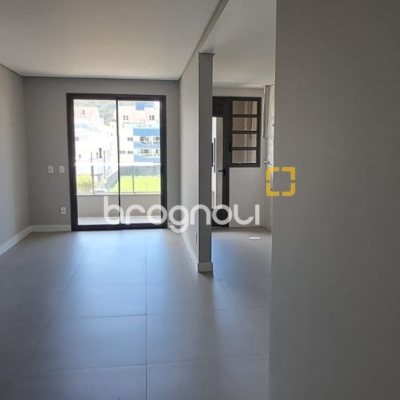 Apartamento com 76m², 2 quartos (sendo 2 suítes), 2 garagens, no bairro Ingleses em Florianópolis