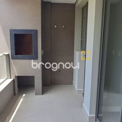 Apartamento com 76m², 2 quartos (sendo 2 suítes), 2 garagens, no bairro Ingleses em Florianópolis